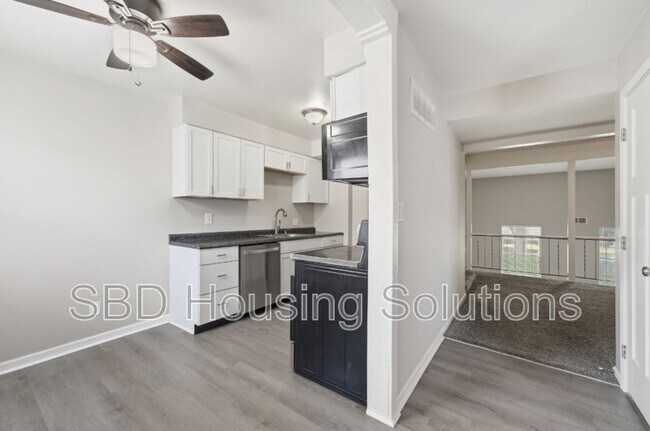 Building Photo - 6601 E 128th St