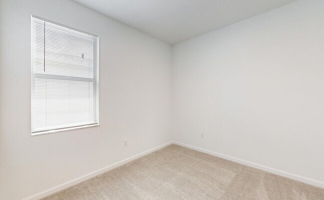 Building Photo - 10677 SW Gloriana St