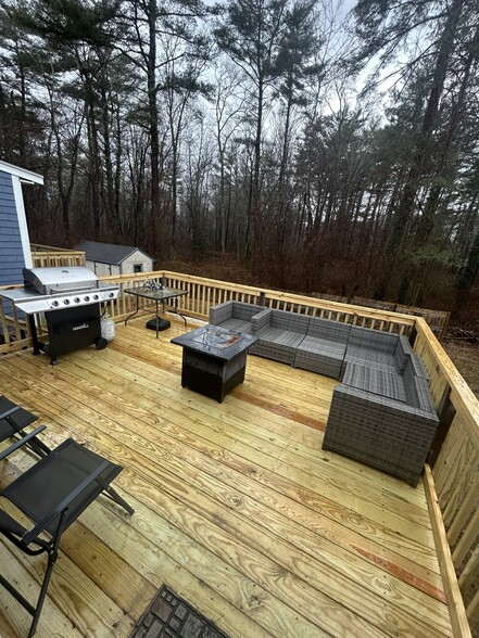 Building Photo - 36 Buttonwood Rd