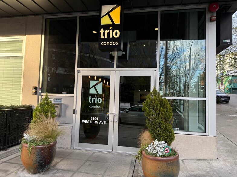 Building Photo - 3104 Western Ave