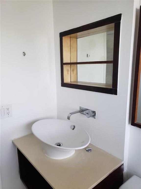 Building Photo - 4951 Wedgewood Way