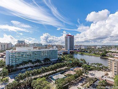 Surrounding View ¦ Balcony - 1 - 3800 S Ocean Dr