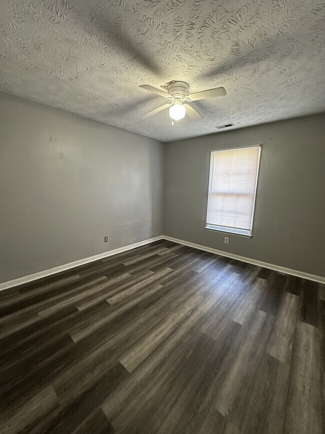Building Photo - 7882 Uriah Dr