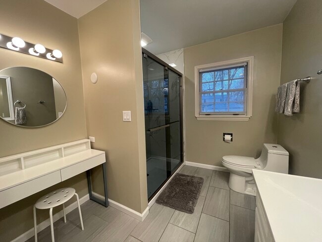 Building Photo - 844 Juniper Rd