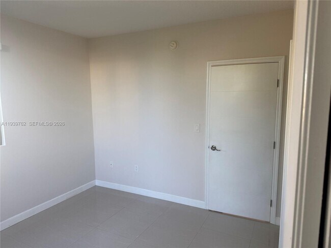 Building Photo - 2630 SW 28th St