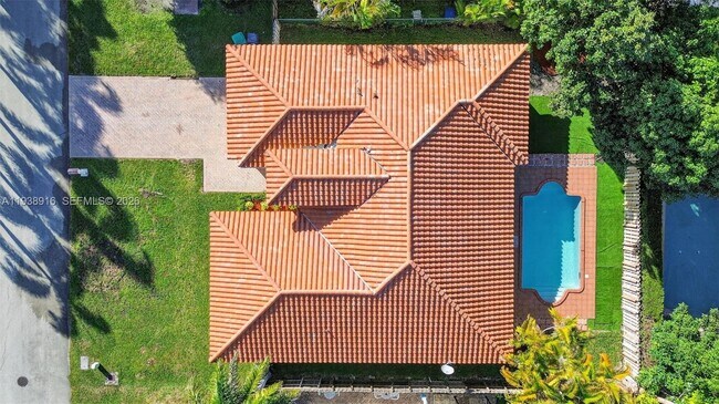 Building Photo - 14300 SW 152nd Pl