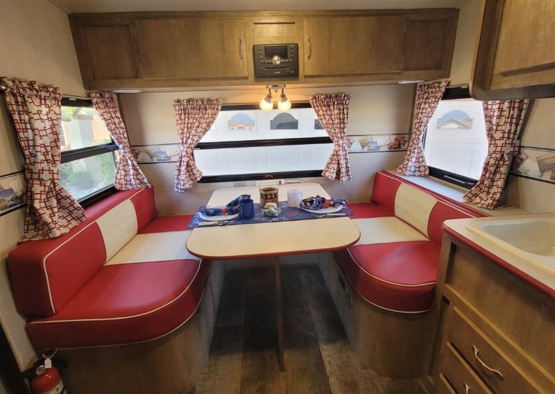 Building Photo - 315 Osborne St