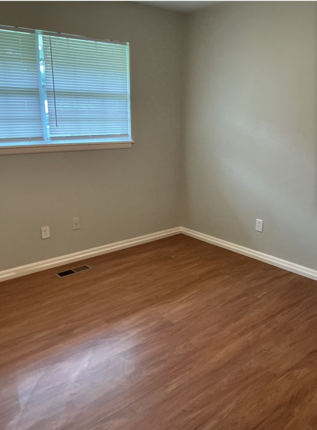 Building Photo - NOW AVAILABLE!  COME SEE ME!! CLAIM ME FIR...