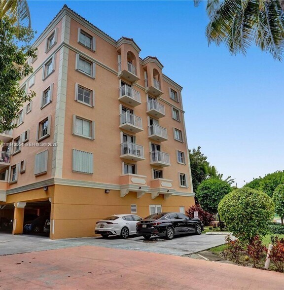 Building Photo - 1 Alhambra Cir