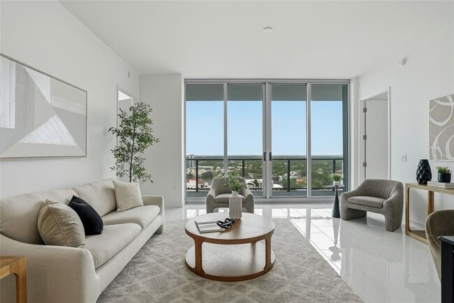 Building Photo - 400 Central Ave