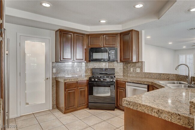 Building Photo - 9405 Mast Dr