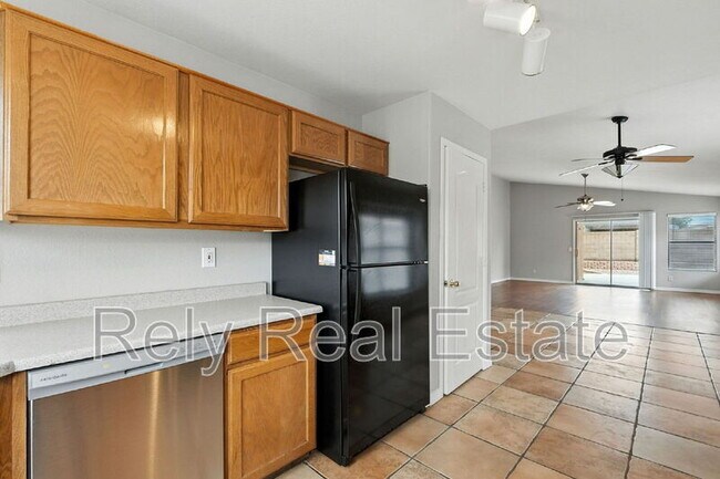 Building Photo - 12568 W Almeria Rd
