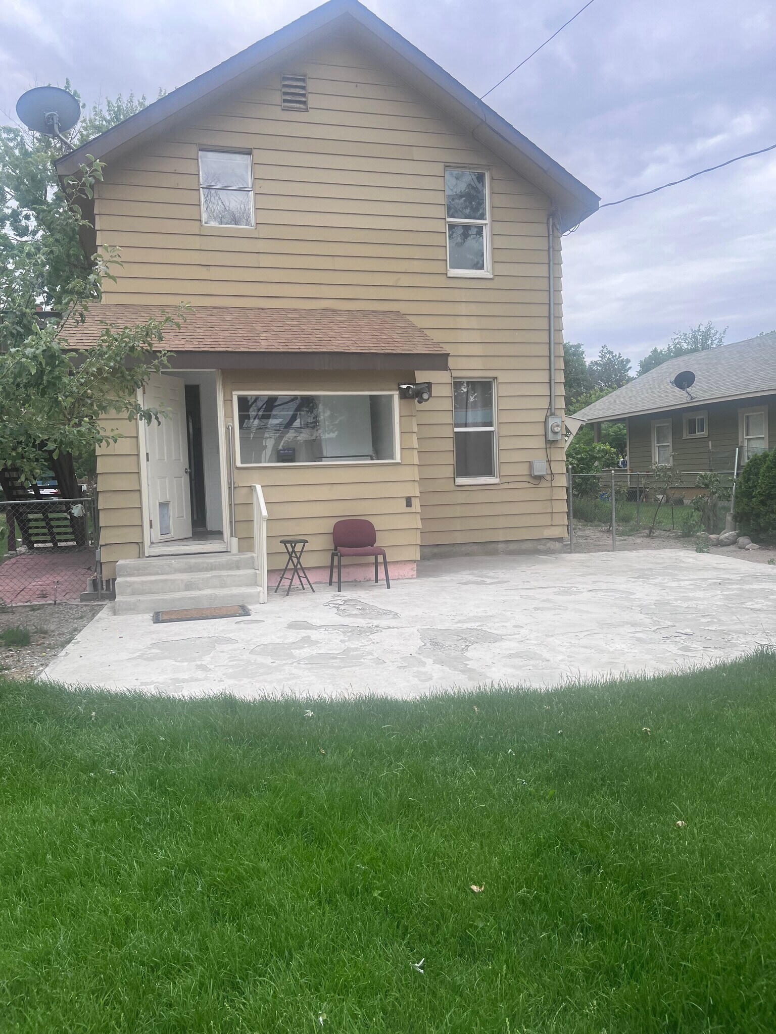 Building Photo - 29 E 2nd Ave