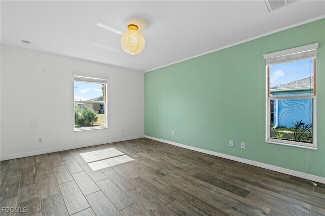 Building Photo - 2613 39th St SW