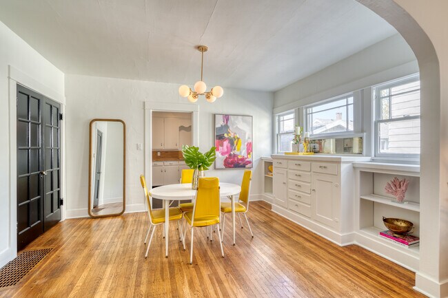 Building Photo - 2215 SE Powell Blvd