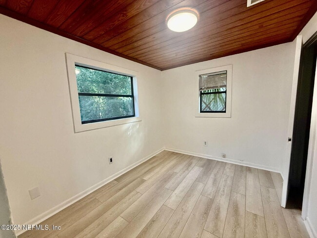 Building Photo - 1077 Willow Branch Ave