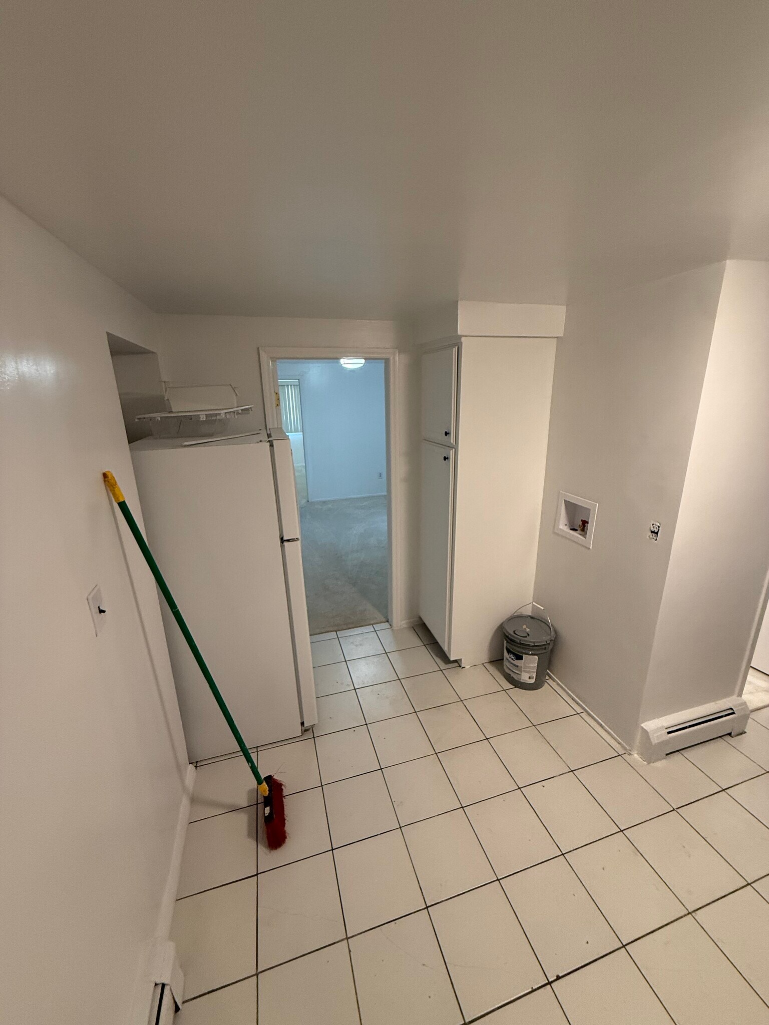 Building Photo - 2355 Vista Ct