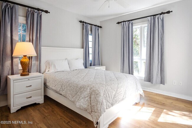 Building Photo - 945 Registry Blvd