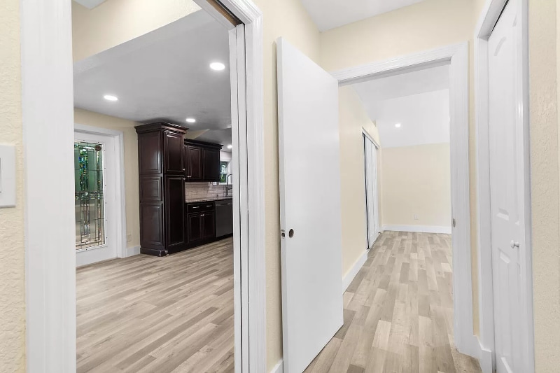 Building Photo - 710 S Pine St