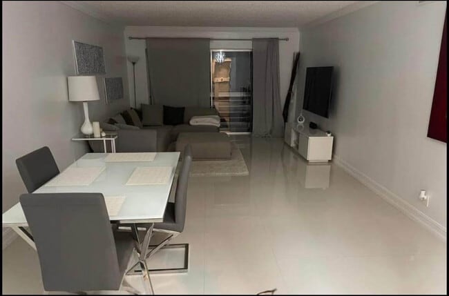 Building Photo - 300 Waterway Dr S