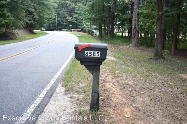 Building Photo - 4 br, 3.5 bath House - 8585 Midland Road