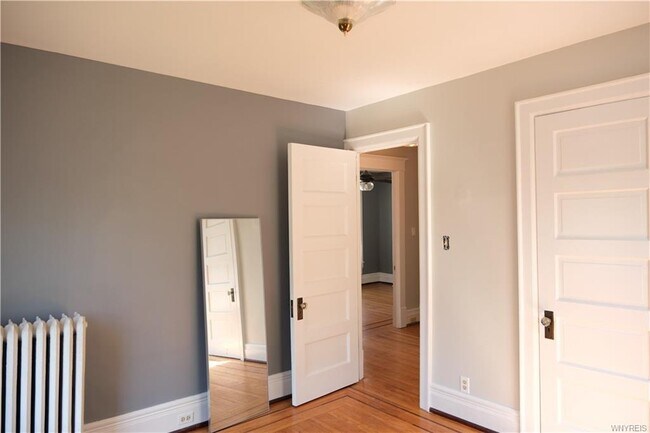 Building Photo - 422 Huntington Ave