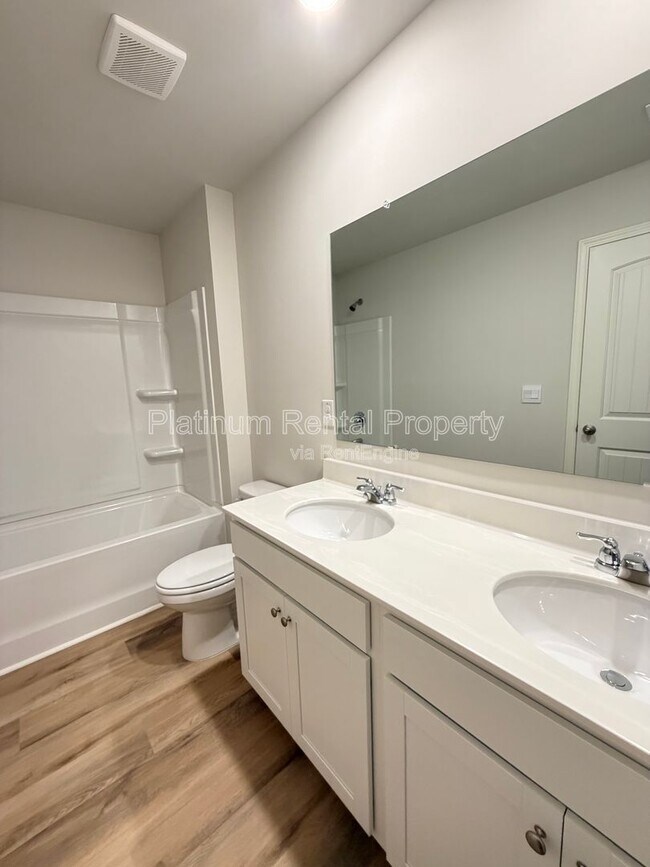 Building Photo - 42 Rustin Rdg