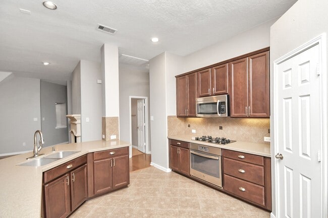 Building Photo - 17311 Elverson Oaks Dr