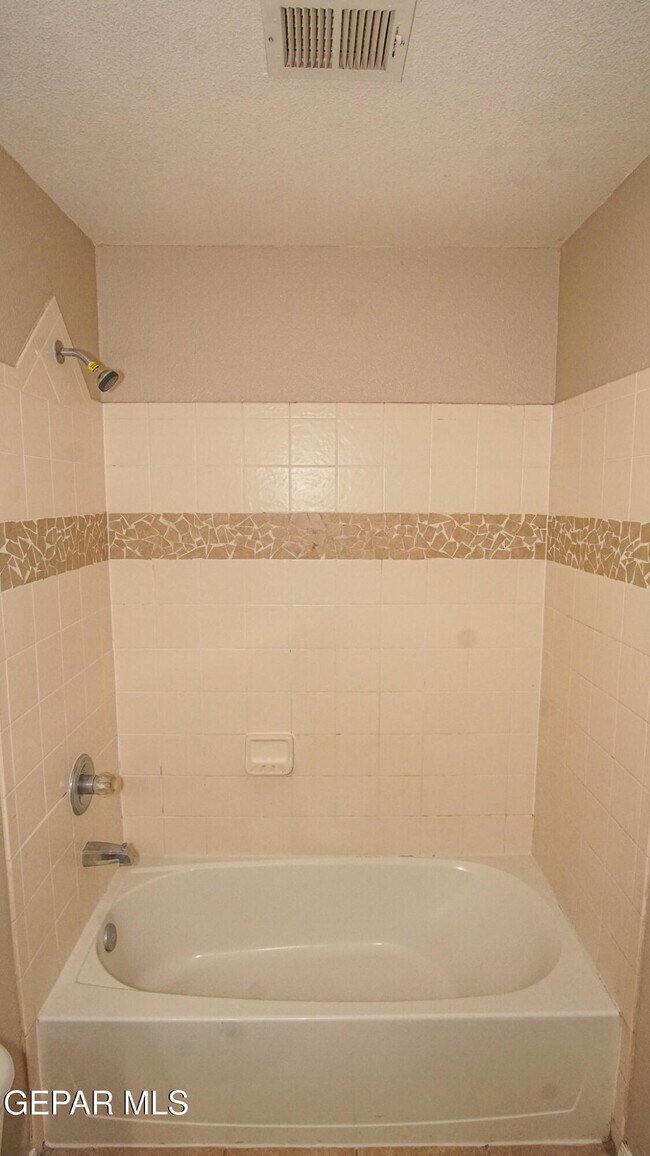 Building Photo - 12841 Tierra Ayala Dr