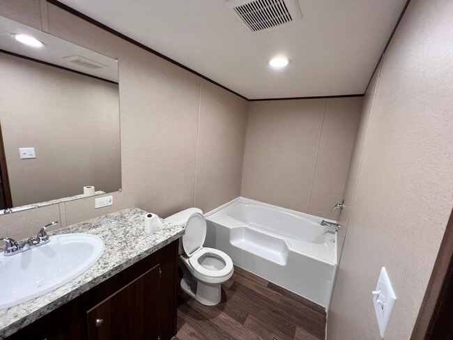 Building Photo - 1711 McKenzie Rd