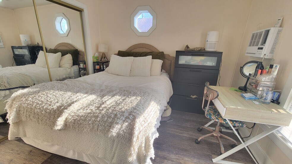 Building Photo - 1329 Connecticut St