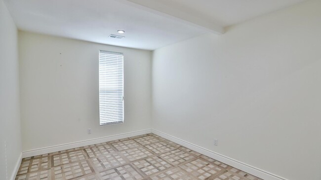 Building Photo - Spacious Home in Garden Grove for Lease