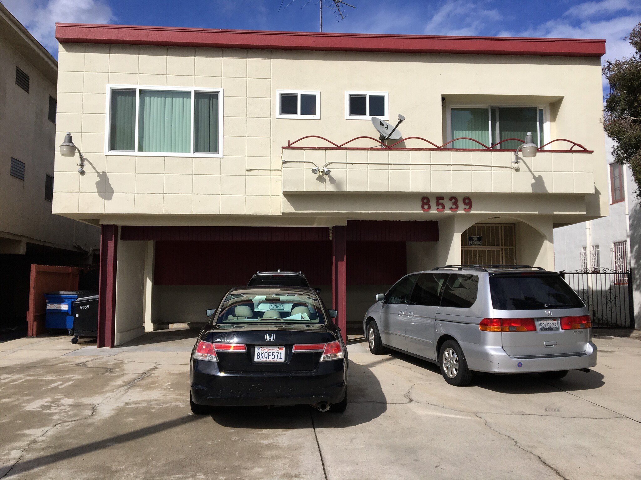 Building Photo - 8539 Saturn St