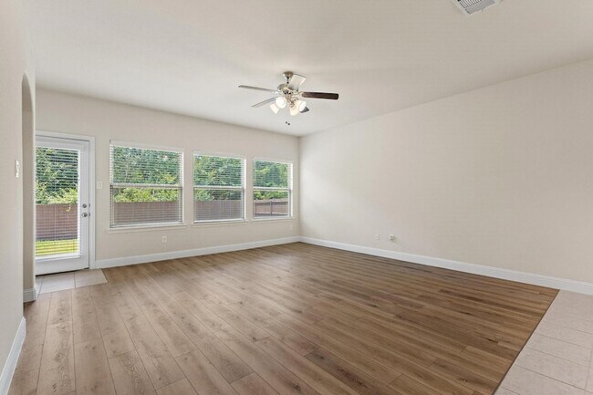 Building Photo - 7822 Cottonwood Dr