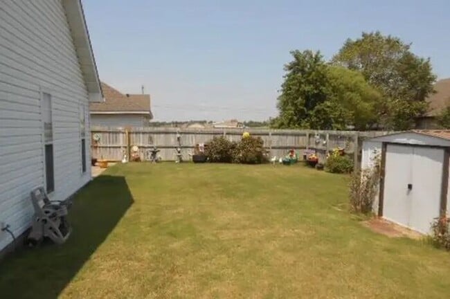 Building Photo - Beautiful 3 bed /2 bath home - Nettleton school district has a fenced back yard and 2-car garage