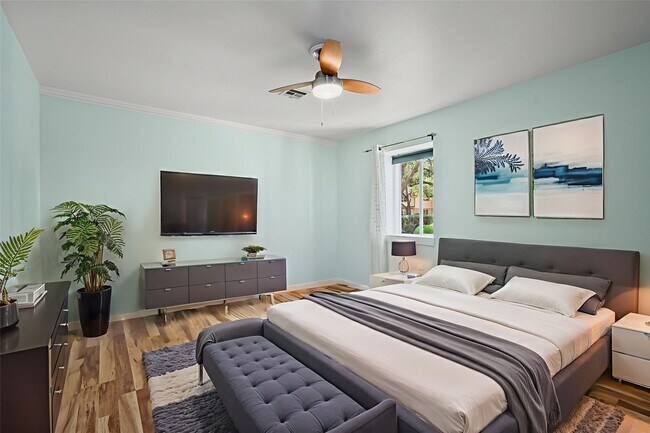 Building Photo - 707 Center Hill Dr