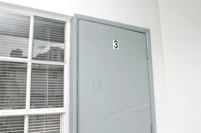 Building Photo - 4105 N Ocean Dr