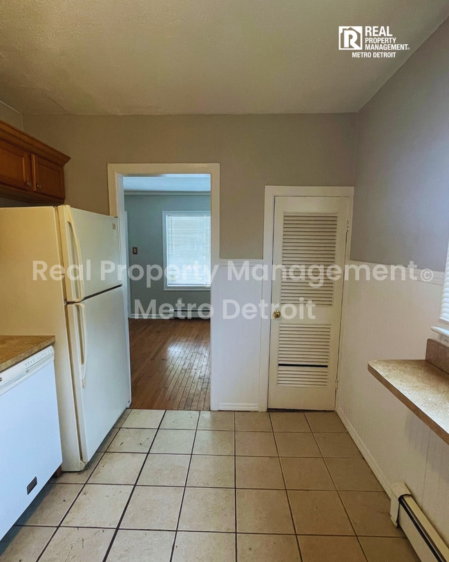 Building Photo - 11067 Hupp Ave