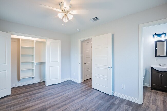 Building Photo - GORGEOUS 3 BEDROOM HOME LOCATED IN FORT WORTH, TEXAS!