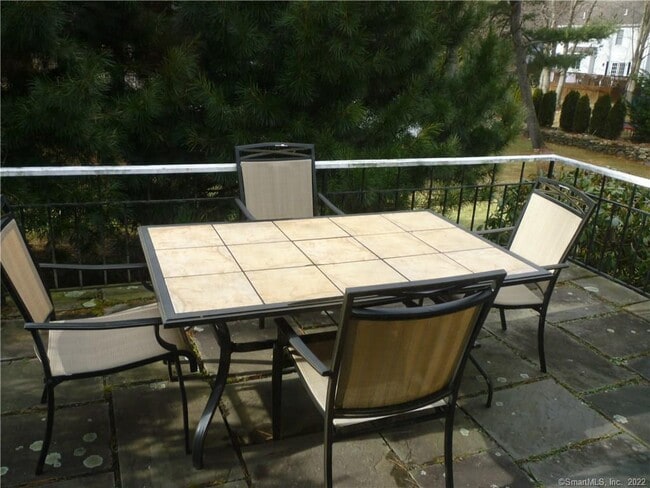 Building Photo - 927 Burroughs Rd