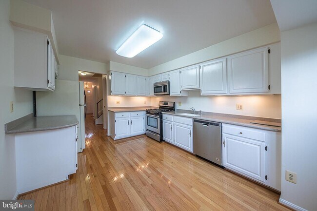 Primary Photo - 3133 Windwood Farms Dr