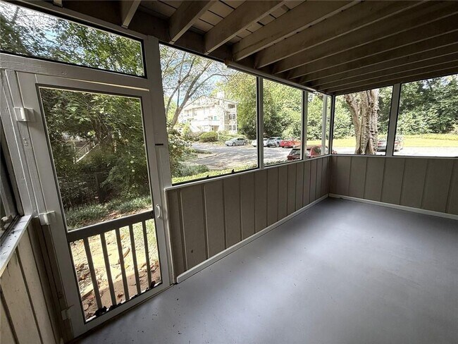 Building Photo - 1510 Wynnes Ridge Cir SE