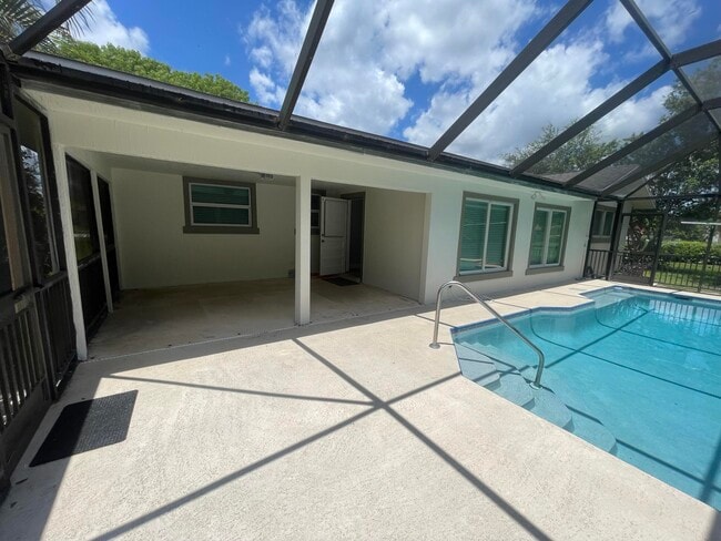 Building Photo - 11737 Inverness Cir