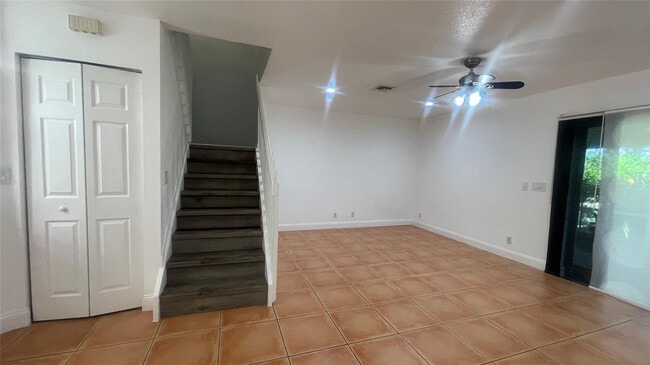 Building Photo - 1432 Ave