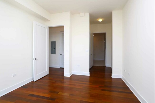 Building Photo - Heart of Wicker Park: CONDO-QUALITY 3-BED, 2-BATH | PETS OK | PARKING