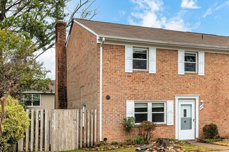 Building Photo - 945 Indian Cir