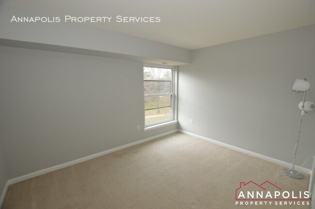 Building Photo - 13 silverwood circle #10