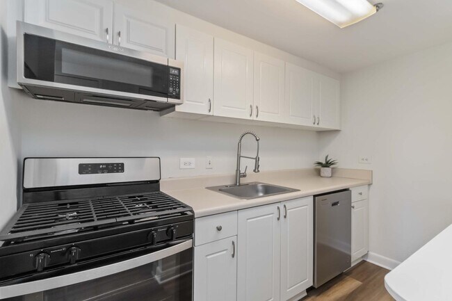 Building Photo - 1501 Clairmont Rd