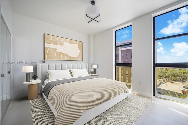 Building Photo - 671 Biltmore Way