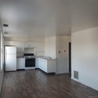 Building Photo - 8 Main St